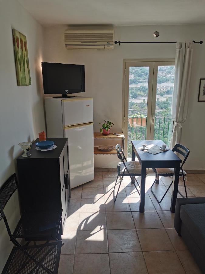 Balcone Barocco. Villa Модика Екстериор снимка