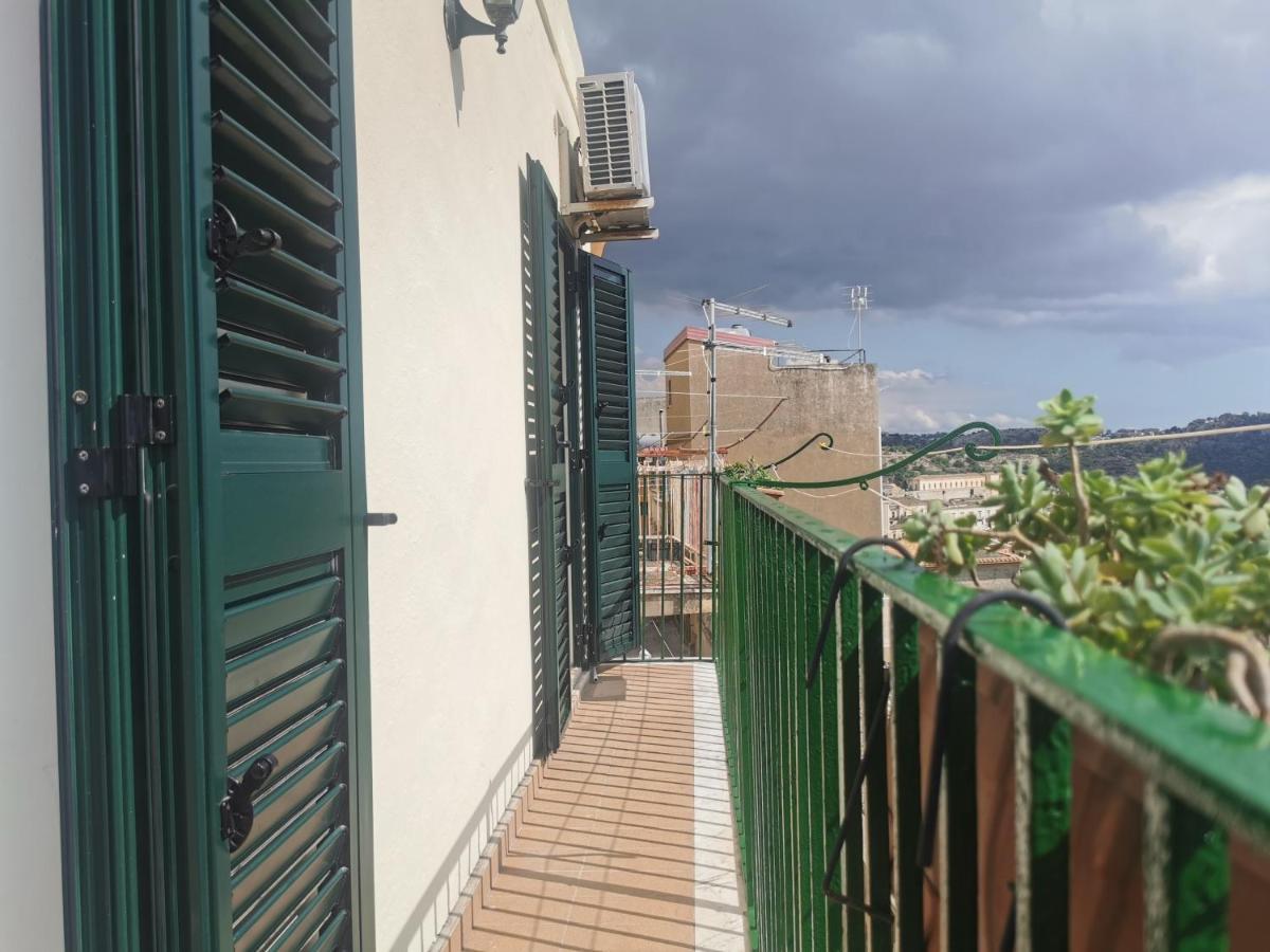 Balcone Barocco. Villa Модика Екстериор снимка